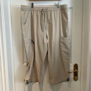 BNWOT men’s capri pants